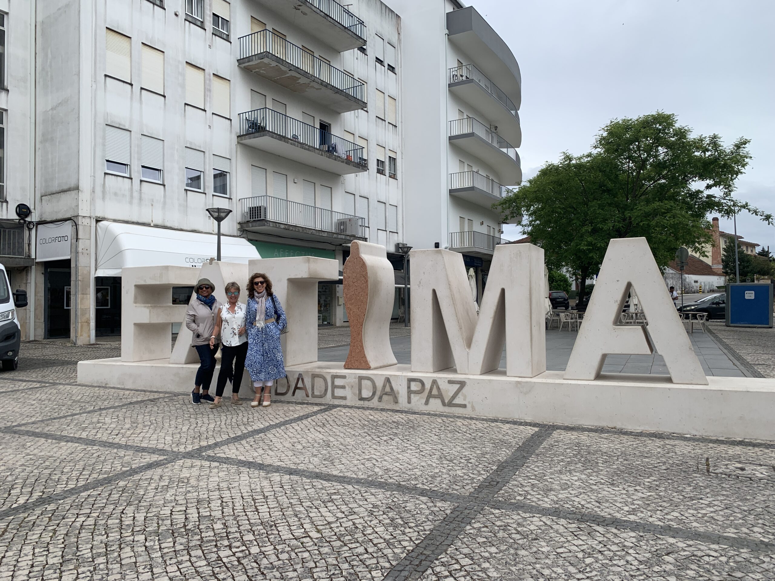 Coimbra, Fátima and Peniche with ladies from Colombia. 2024